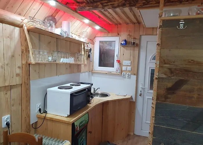 Planinska Bajka Pogodna Za Dnevne Boravka I One Koji Se Vole *